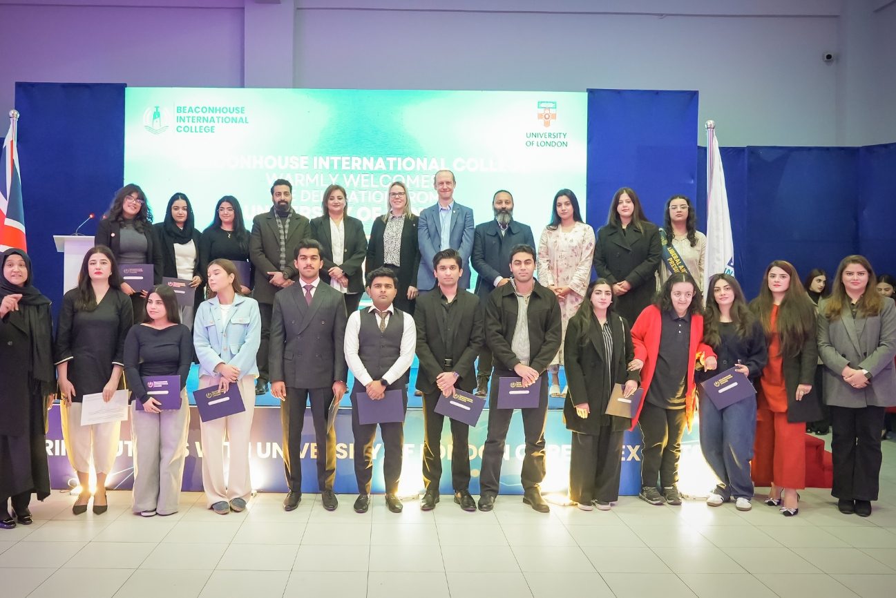 Celebrating Academic Excellence of University of London Students